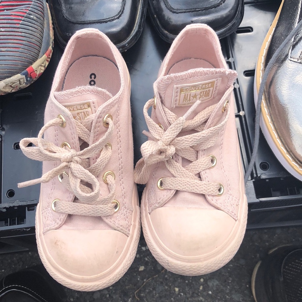 Light pink child’s converse
